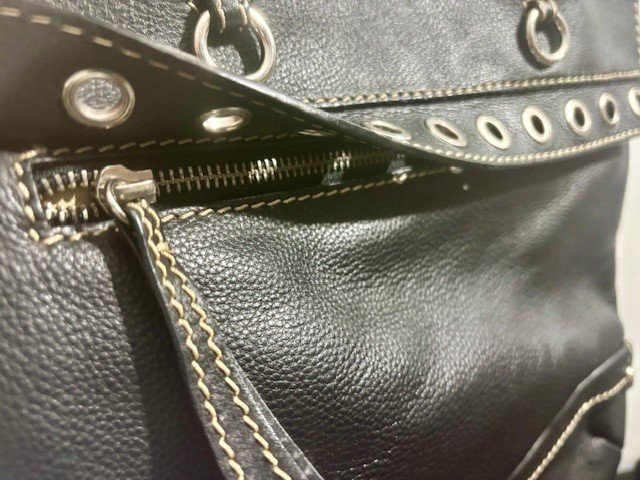 Bolso Guy Laroche piel negra - Imagen 5